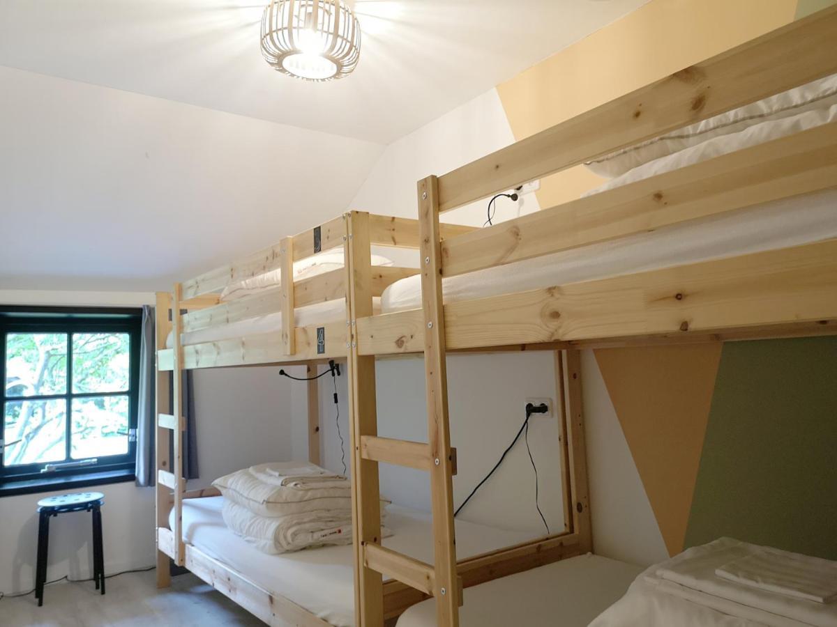 Economy Vierpersoonskamer met Eigen Externe Badkamer